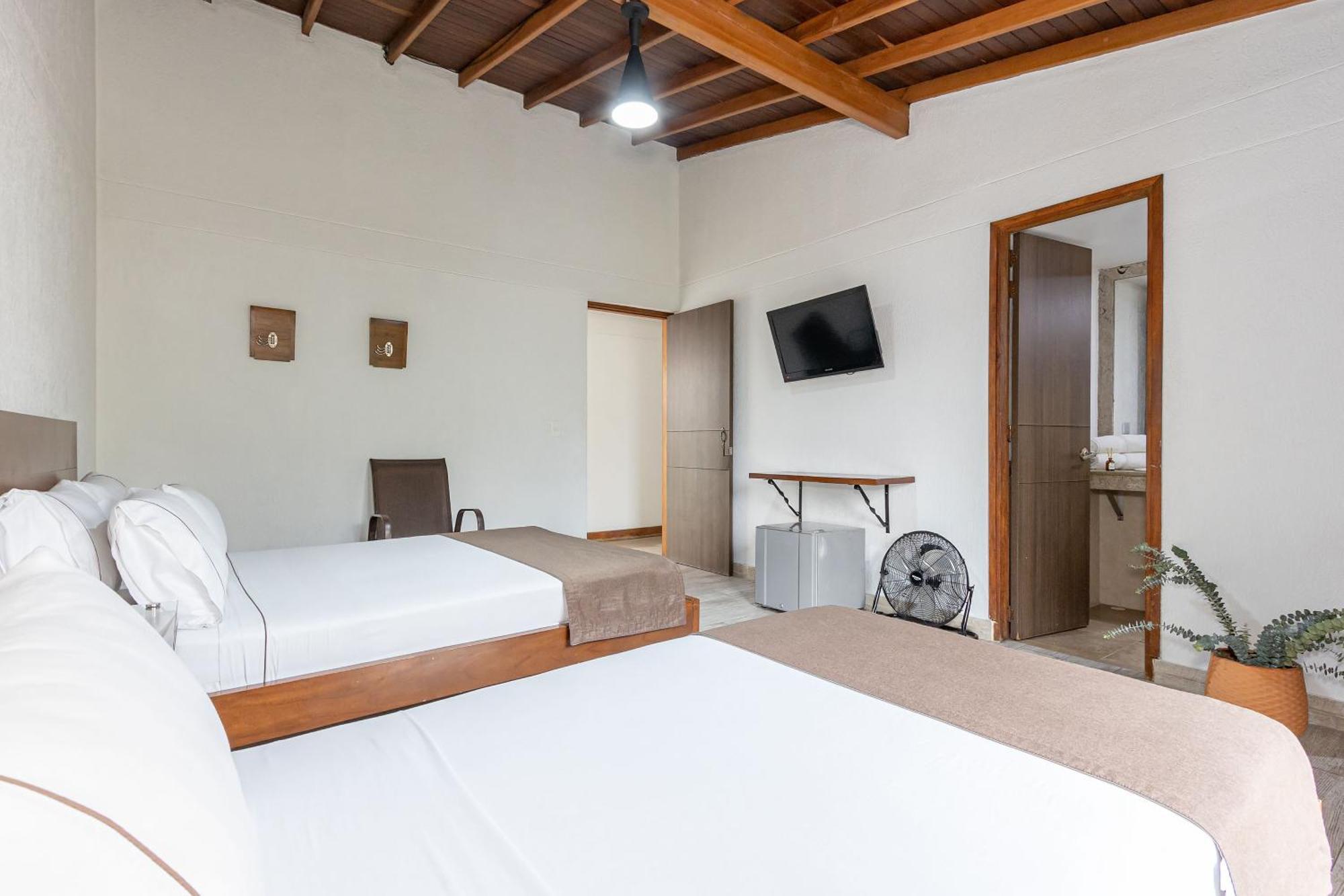Hotel Prada Бельо Экстерьер фото